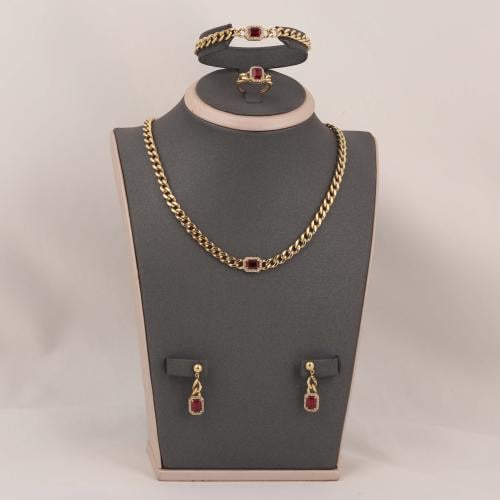 طقم ذهب جنزير ( عيار 18 )