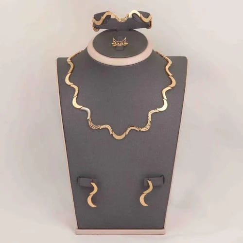طقم ذهب متعرج ( عيار 21 )