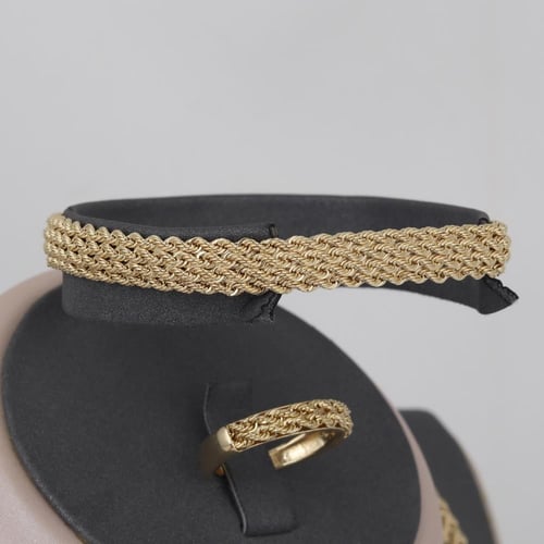 طقم ذهب مبروم ناعم ( عيار 18)