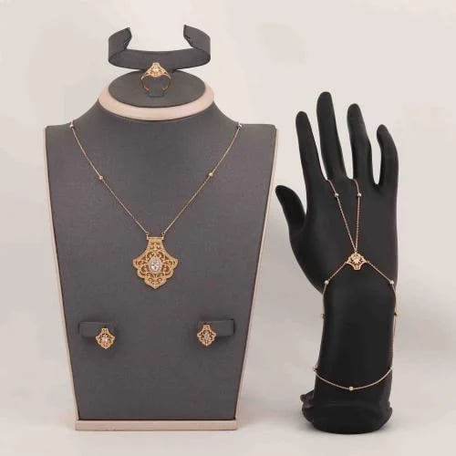 طقم كرات الذهب بزخرفة إسلامية ( عيار 21 )