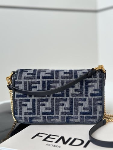 Fendi Baguette / فندي باغيت