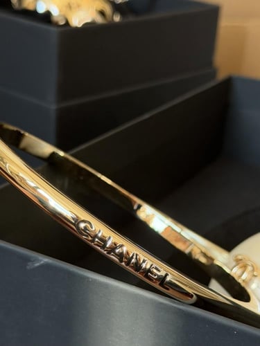 PEARL RING MINAUDIERE Handbag