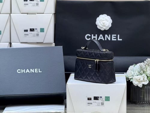 Caviar Top Handle Slim Vanity With Chain Black / ح...