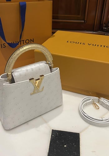LV capucines 21cm