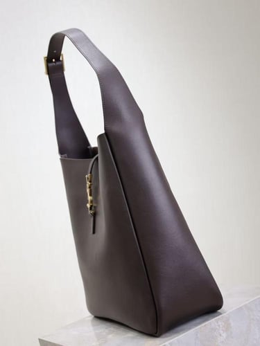 YSL Large Le 5 À 7 Shoulder Bag in Leather