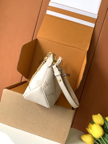 Louis Vuitton Loop Monogram