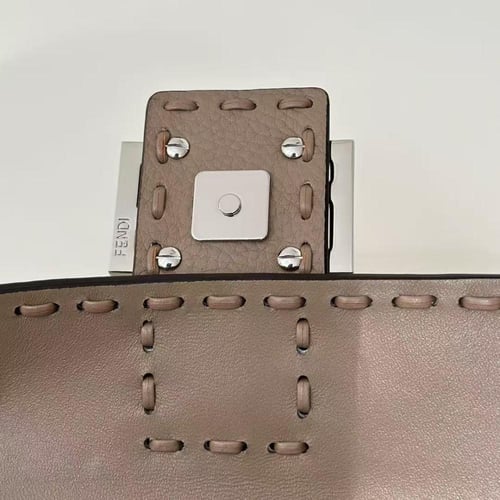 Fendi Leather Selleria Baguette / فندي باغيت