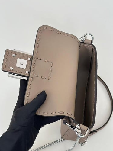 Fendi Leather Selleria Baguette / فندي باغيت