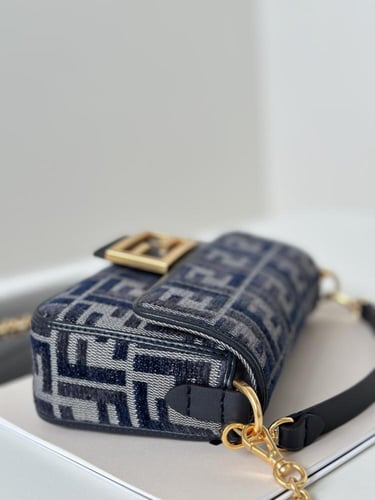 Fendi Baguette / فندي باغيت