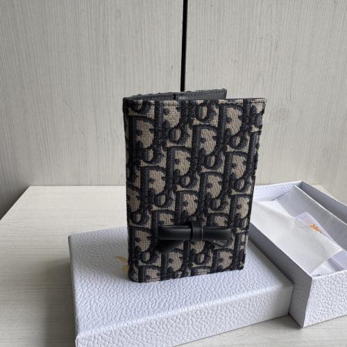 Dior Promenade Passport Cover / غطاء جواز سفر ديور بروميناد