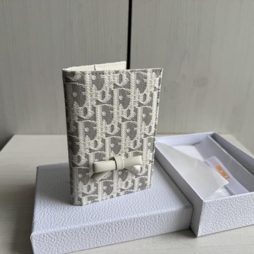 Dior Promenade Passport Cover / غطاء جواز سفر ديور بروميناد