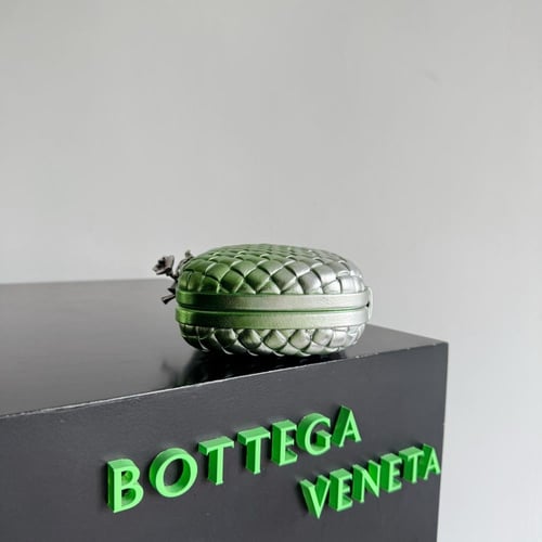 Bottega Veneta Green Intrecciato Knot Clutch