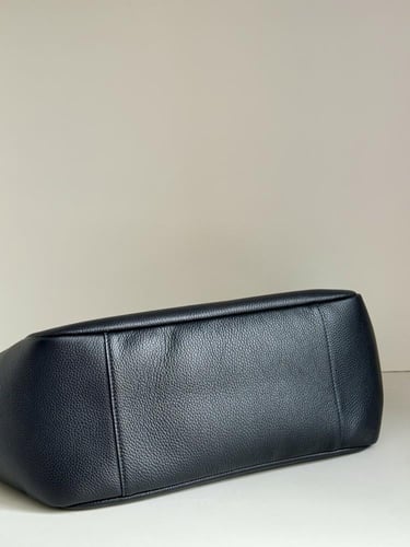 YSL Le 5 À 7 Bea Tote Bag