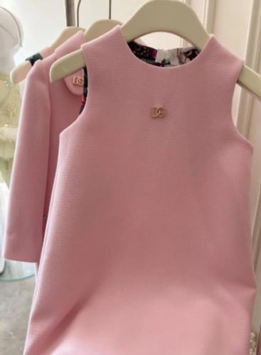 طقم مميز دولتشي غابانا باللون الوردي