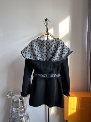 Lv coat