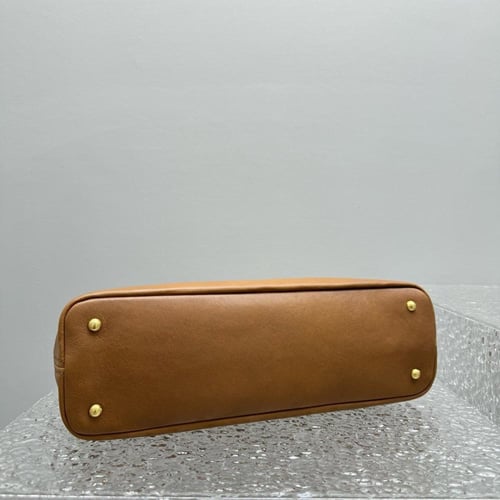 MiuMiu aventure nappa 40cm