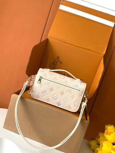 Louis Vuitton Pochette Métis Monogram