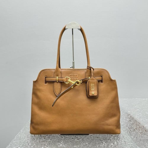 MiuMiu aventure nappa 40cm