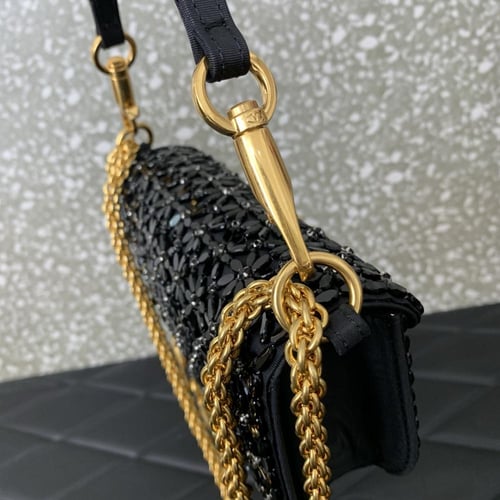 Valentino Garavani Locò Small / فالنتينو جارافاني...