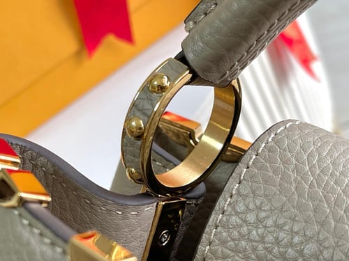 Louis Vuitton Capucines Top Handle Bag