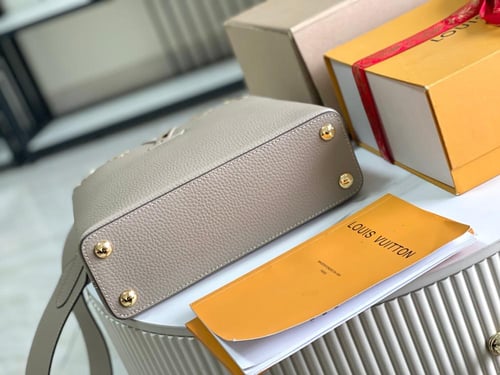 Louis Vuitton Capucines Top Handle Bag