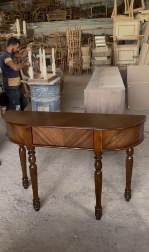 طاوله مدخل قشره الجوز