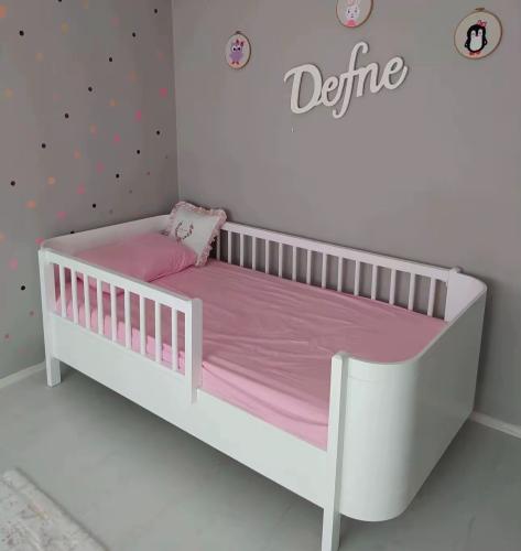 سرير اطفال خشب