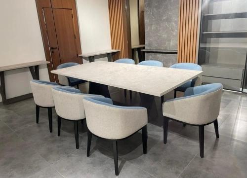 طاوله طعام مودرن