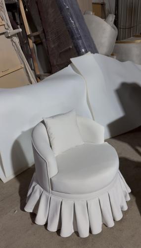 كرسي كنب مفرد روماني