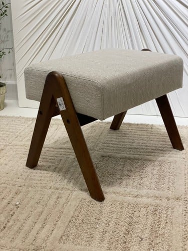 كرسي بتصميم عصري بوكليه