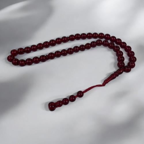 سبحة من الخرز باللون العودي