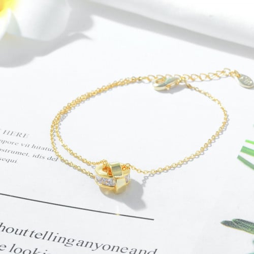 إسوارة ليقنت ذهبي بتصميم فخم