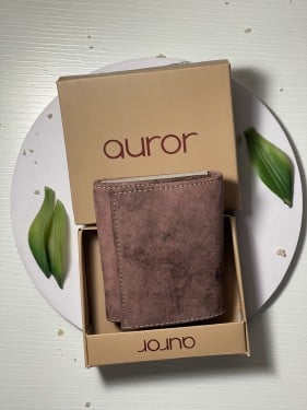 محفظة نقود وبطاقات