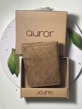 محفظة نقود وبطاقات