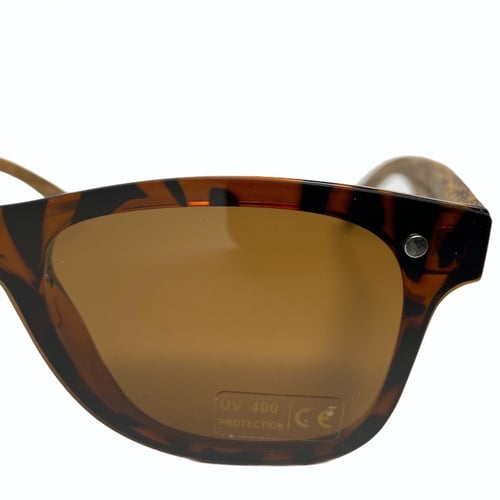 نظارة شمسية خشبية