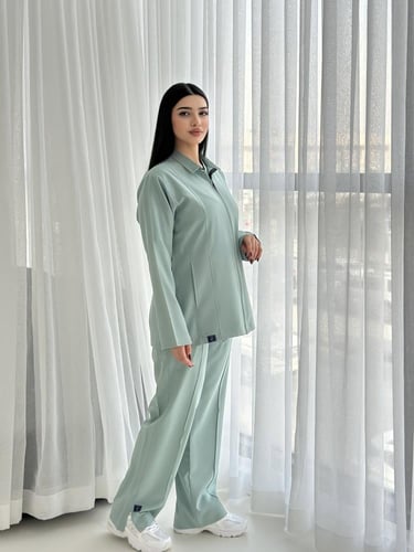 جاكت نسائي مع سكراب لون Light Green