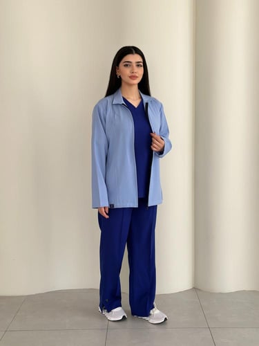 جاكت نسائي سماوي مع سكراب رويال بلو