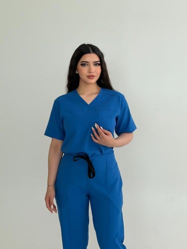 جاكت نسائي مع سكراب لون Yale Blue