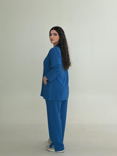 جاكت نسائي مع سكراب لون Yale Blue