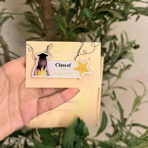 بروش تخرج CLASS OF 2026 بالاسم والصورة