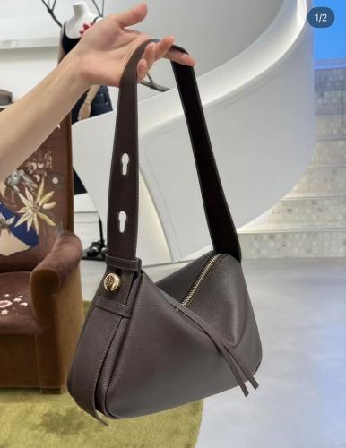 جديد توري بورش الحجم الكبير