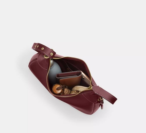 شنطه كوتش Ella Shoulder Bag