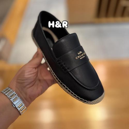 شوز كوتش مقاس ٣٨ ونص