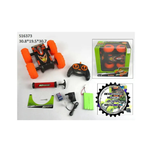 سيارة يتم التحكم فيها عن بعد مع ملحقات إضافية