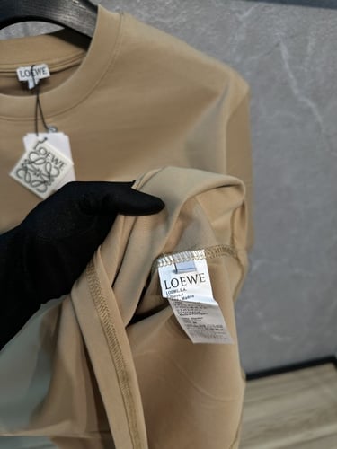 تيشيرت لويفي بني