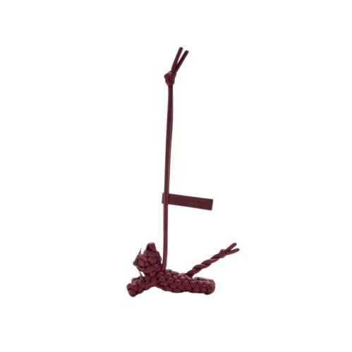 ميدالية بوتيغا عنابي Bottega Veneta Cat bag charm