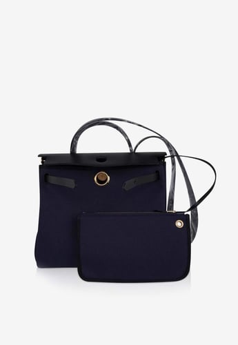 شنطة ايرمز HERBAG 31 IN BLUE INDIGO TOILE AND BLAC...