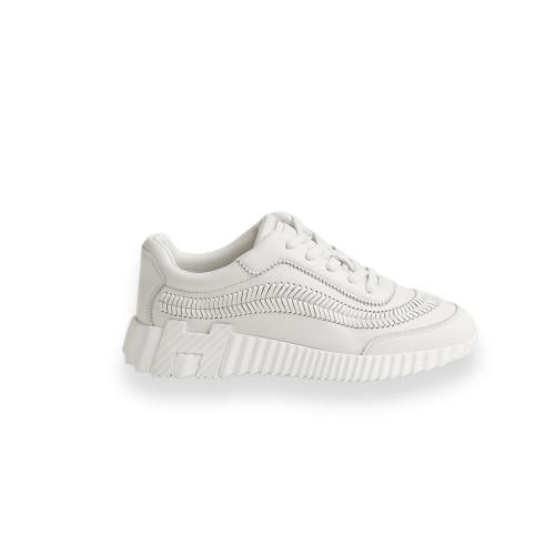 حذاء ارميز ابيض Bouncing sneaker
