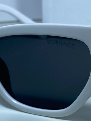 نظارة فرزاتشي لون أبيض