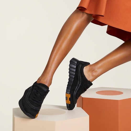 حذاء ارميز اسود Bouncing sneaker